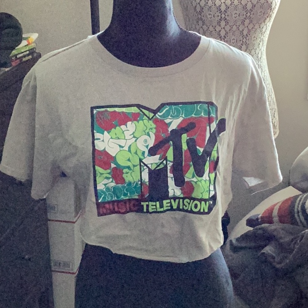 MTV Graphic Crop T-Shirt